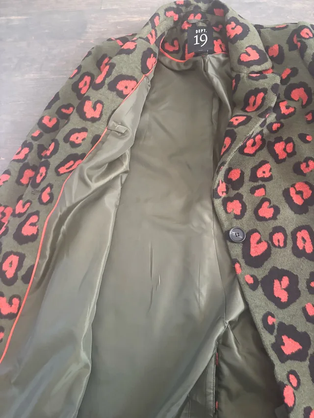 Women’s used wool coat - size 8 $40 image indicator(3)