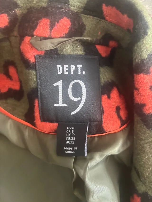 Women’s used wool coat - size 8 $40 image indicator(4)