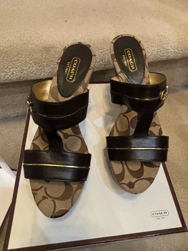 Women’s Coach platform sandals -size 6.5 $50 image indicator(2)