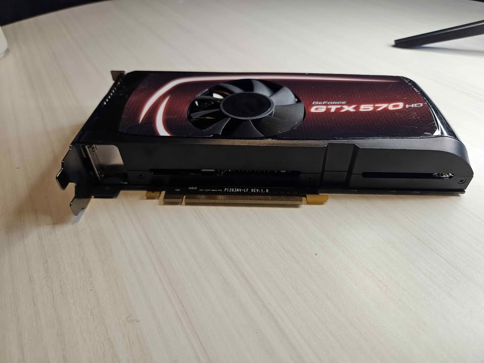 EVGA GeForce GTX 570 HD 1.2GB Graphics Card – Works Great - photo 2