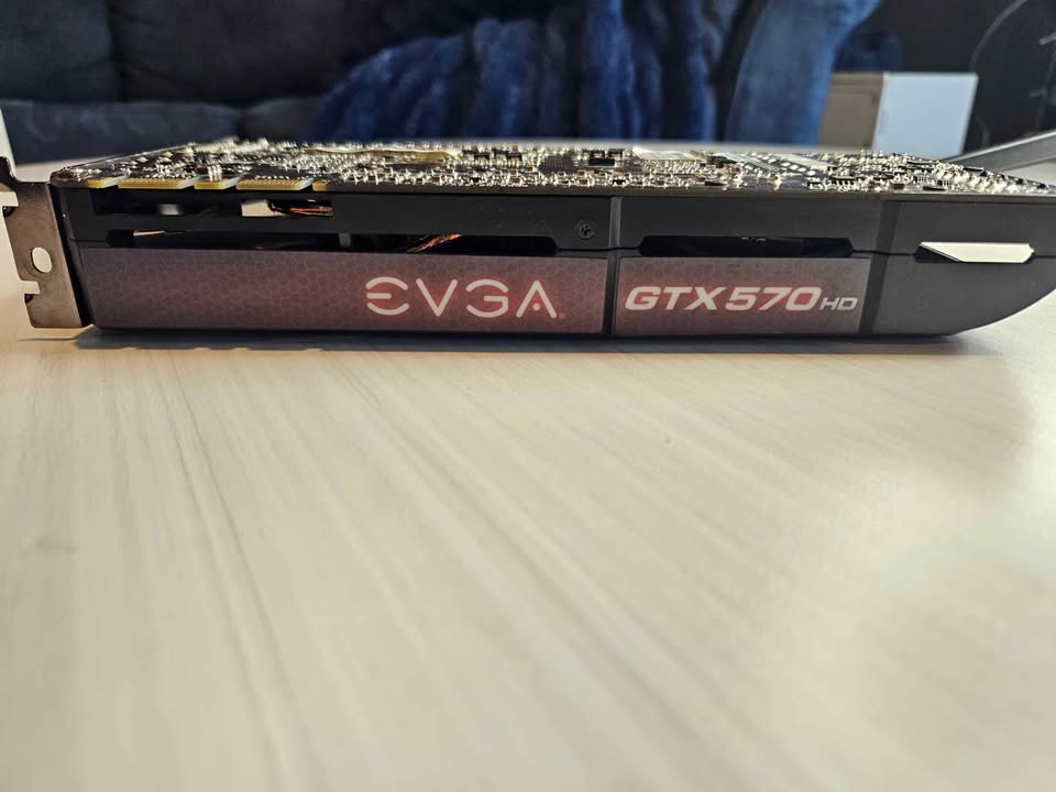 EVGA GeForce GTX 570 HD 1.2GB Graphics Card – Works Great - photo 4
