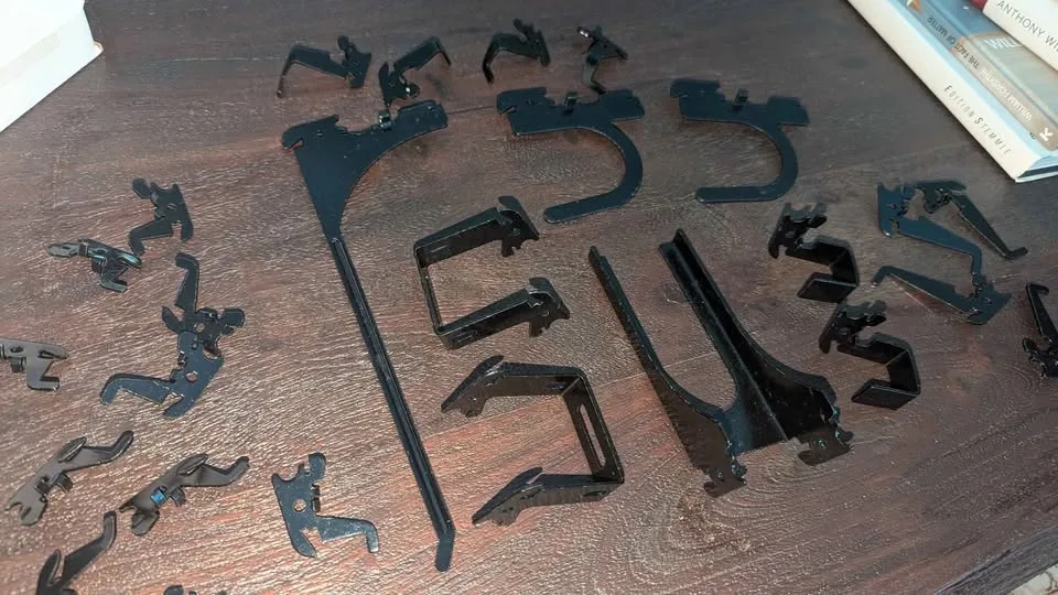 KT‑200‑DLX Deluxe Slotted Hook Kit – 26-piece (black) image indicator(4)