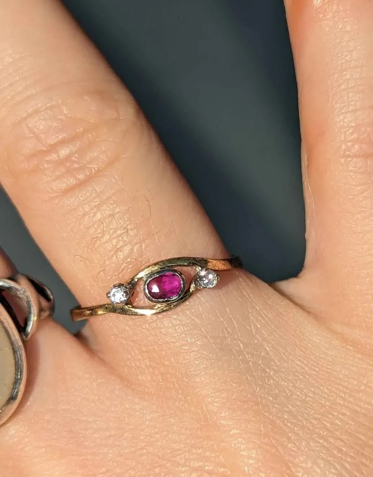 Vintage 10k Gold Ring Diamonds & Bezel set Ruby image indicator(2)