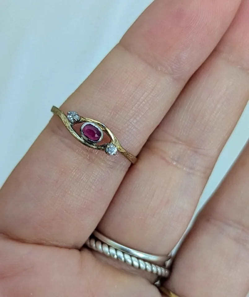Vintage 10k Gold Ring Diamonds & Bezel set Ruby image indicator(3)