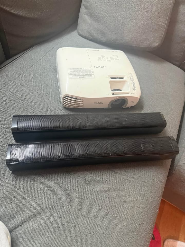 Epson Projector + Sound Bar Combo — Home Theatre Setup - photo 4