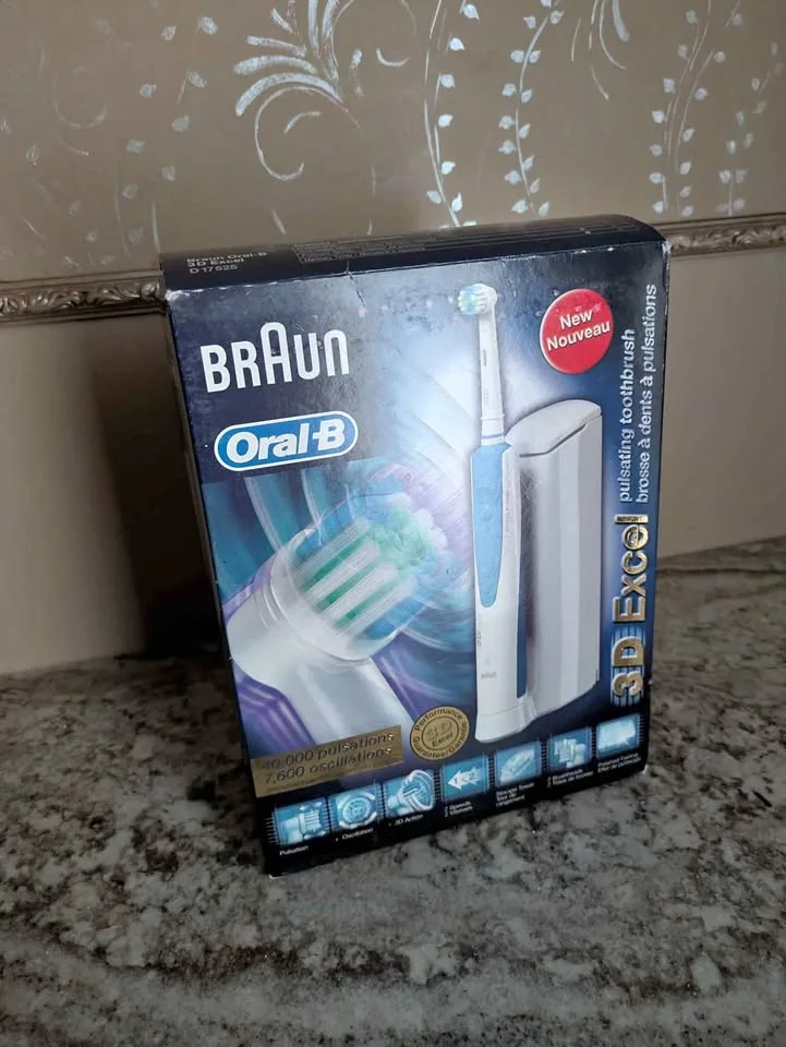 Braun Oral-B 3D Excel electric toothbrush thumbnail