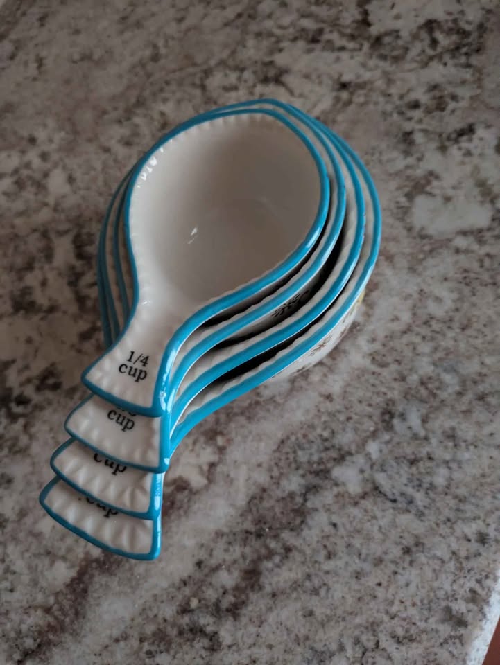Ceramic measuring cups with design - photo 2