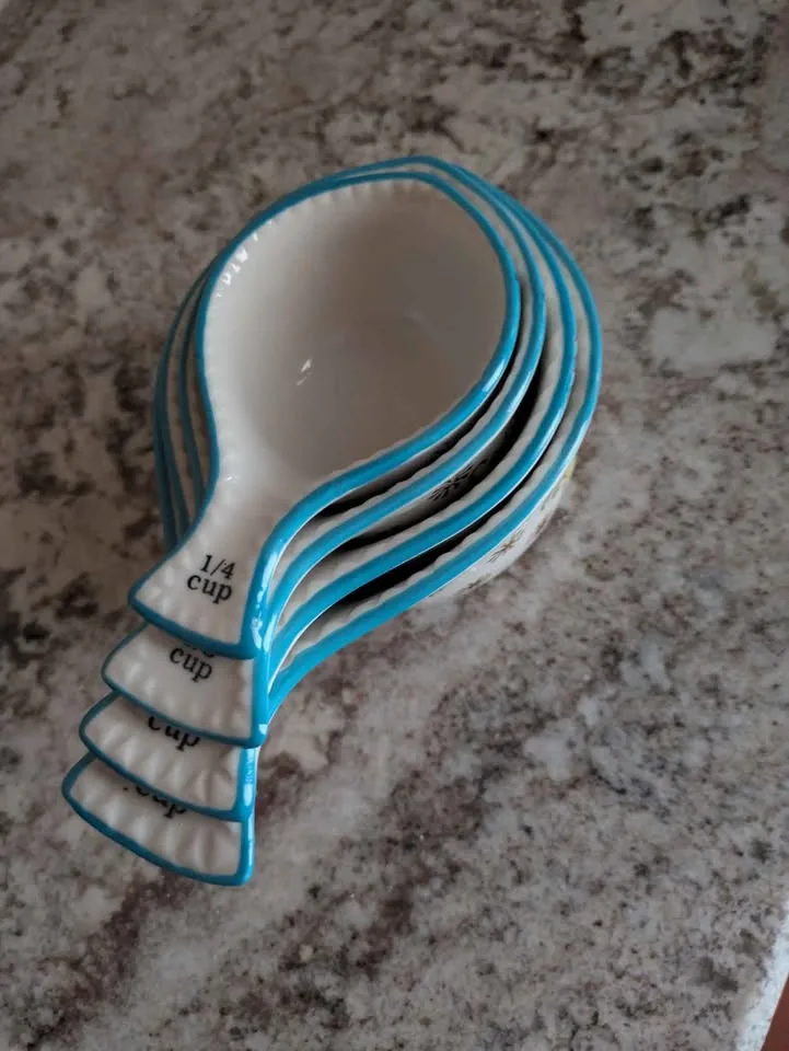 Ceramic measuring cups with design image indicator(2)