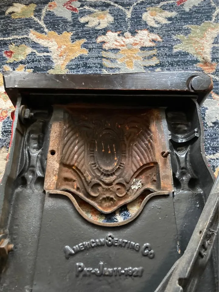 Music Box Theatre Aisle Endcap w/ seat cushion image indicator(6)