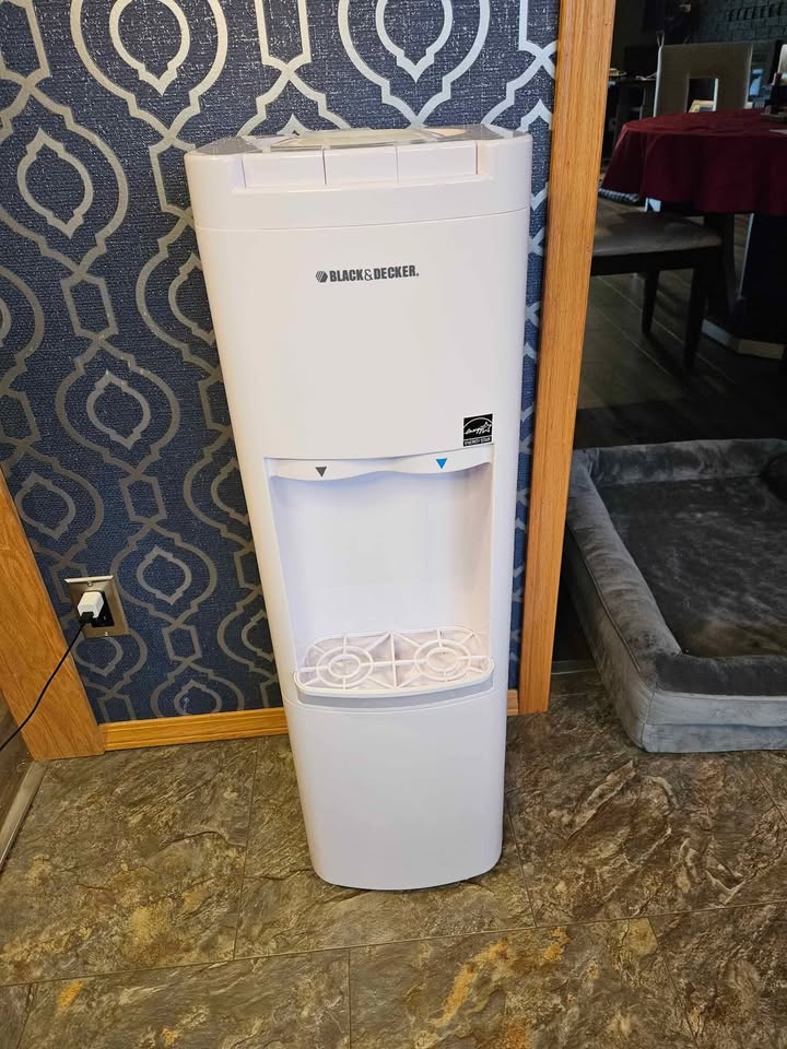 Black & Decker Water Cooler - Hot & Cold - photo 2