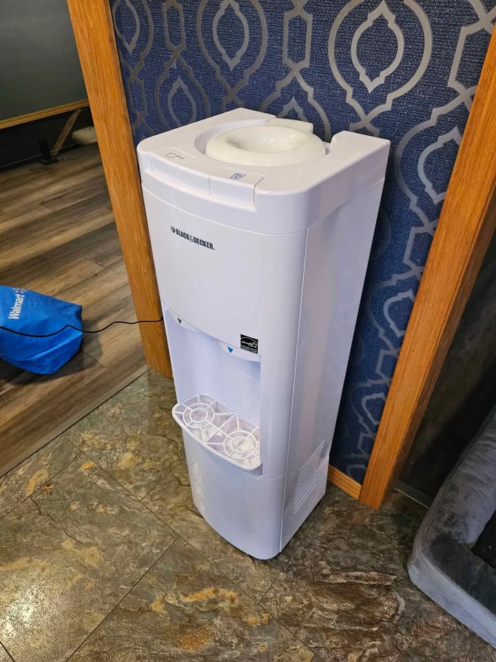 Black & Decker Water Cooler - Hot & Cold - photo 4