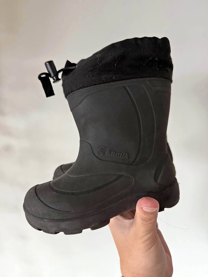 Kamik Snobuster Toddler Winter Boots - size 8T