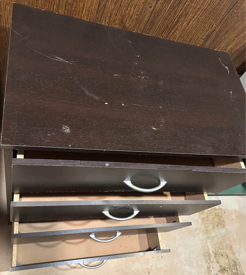 Small 4 drawer dresser - photo 2