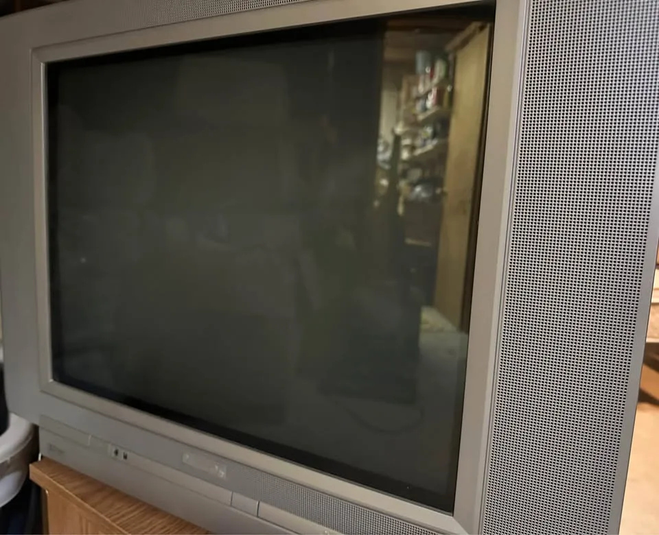 Tv with DVD player image indicator(2)