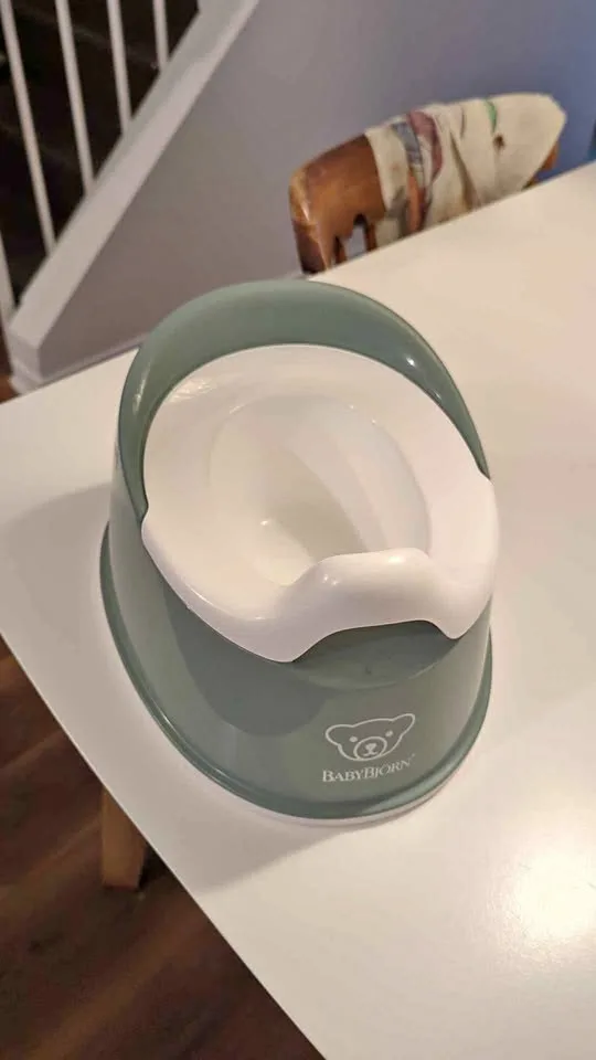 Baby Bjorn Potty thumbnail