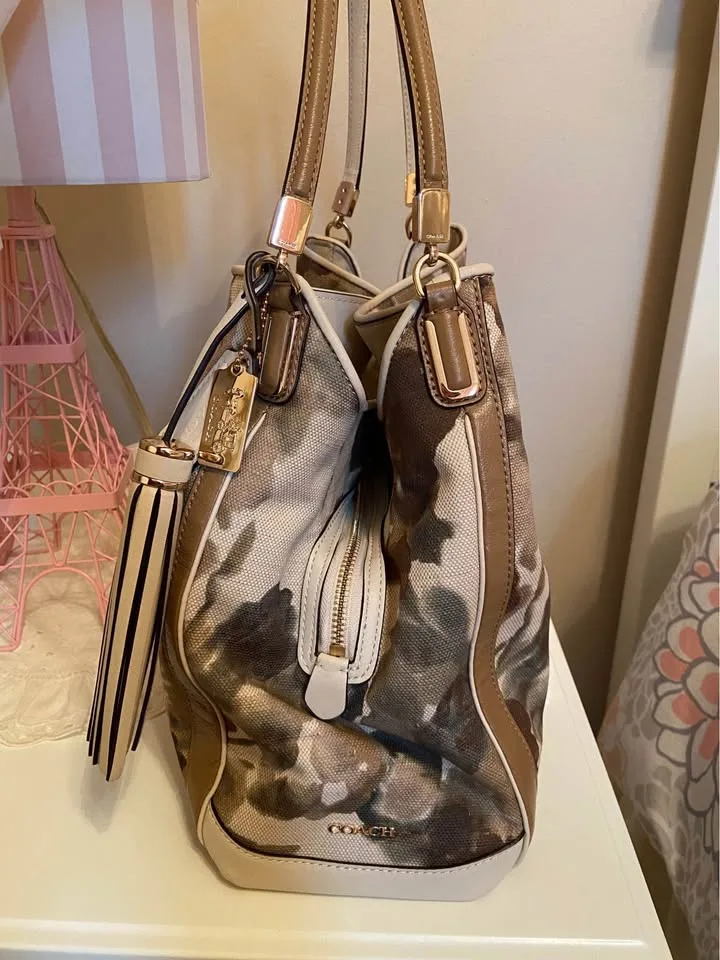 COACH Madison Phoebe Shoulder Bag, in Floral Camo. NWOT image indicator(3)