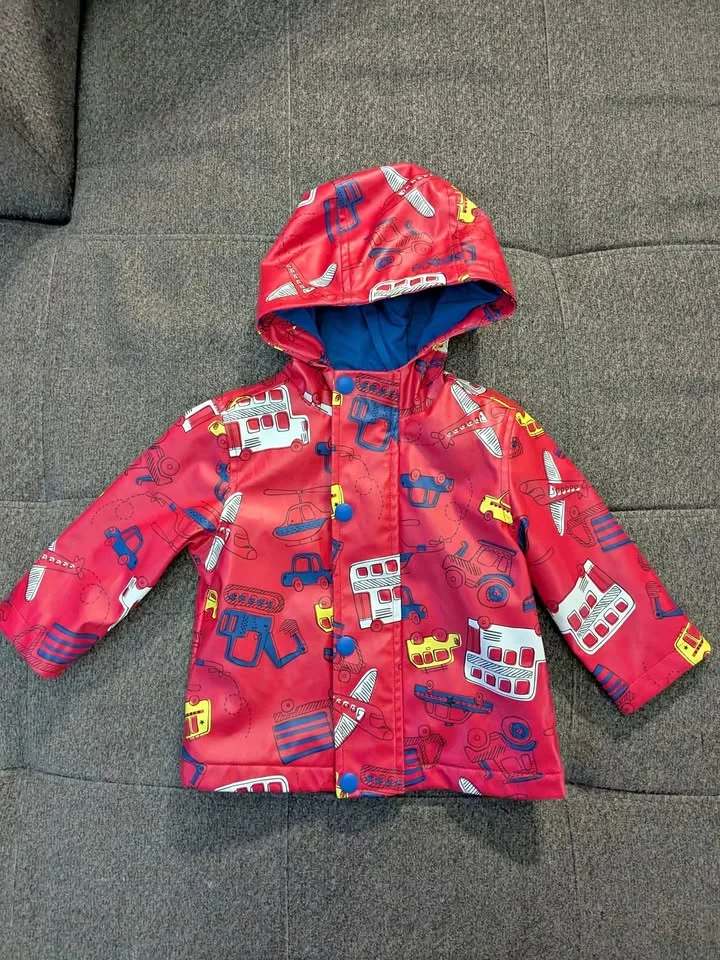 Waterproof rain jacket size 6-12 months like new condition