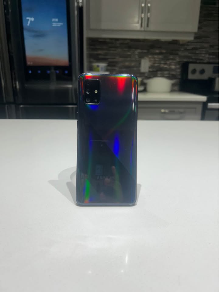 Samsung Galaxy A71 - photo 2