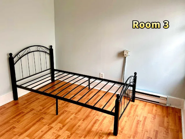Bedroom for Rent in Downtown Toronto image indicator(2)