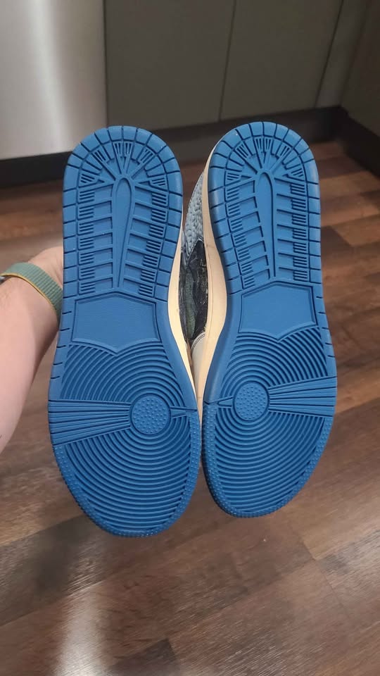 Van Gogh Starry Night inspired sneakers - photo 3