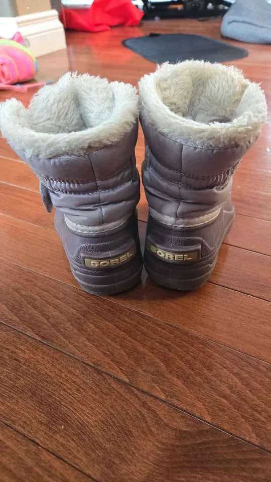 Sorel size 5 boots image indicator(2)