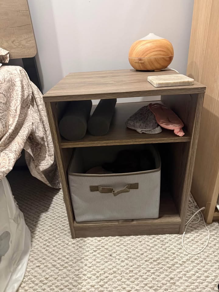 Modern Wood-Look Nightstand — Excellent Condition - photo 2