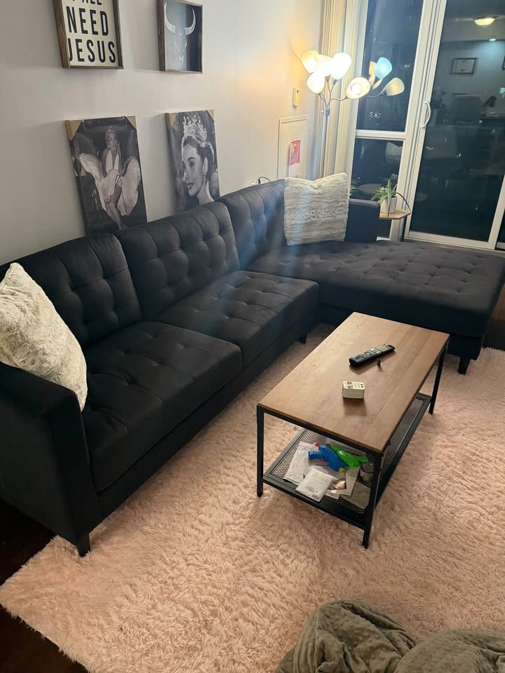 Dark Grey Sectional Sofa with Chaise – Great Condition - photo 2