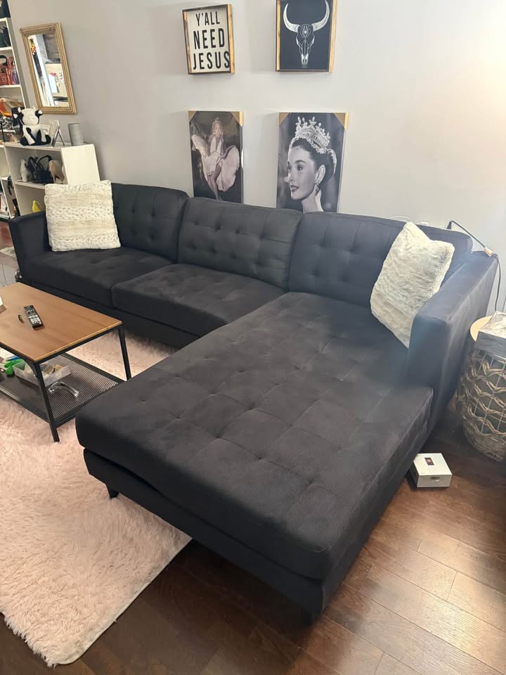 Dark Grey Sectional Sofa with Chaise – Great Condition - photo 3