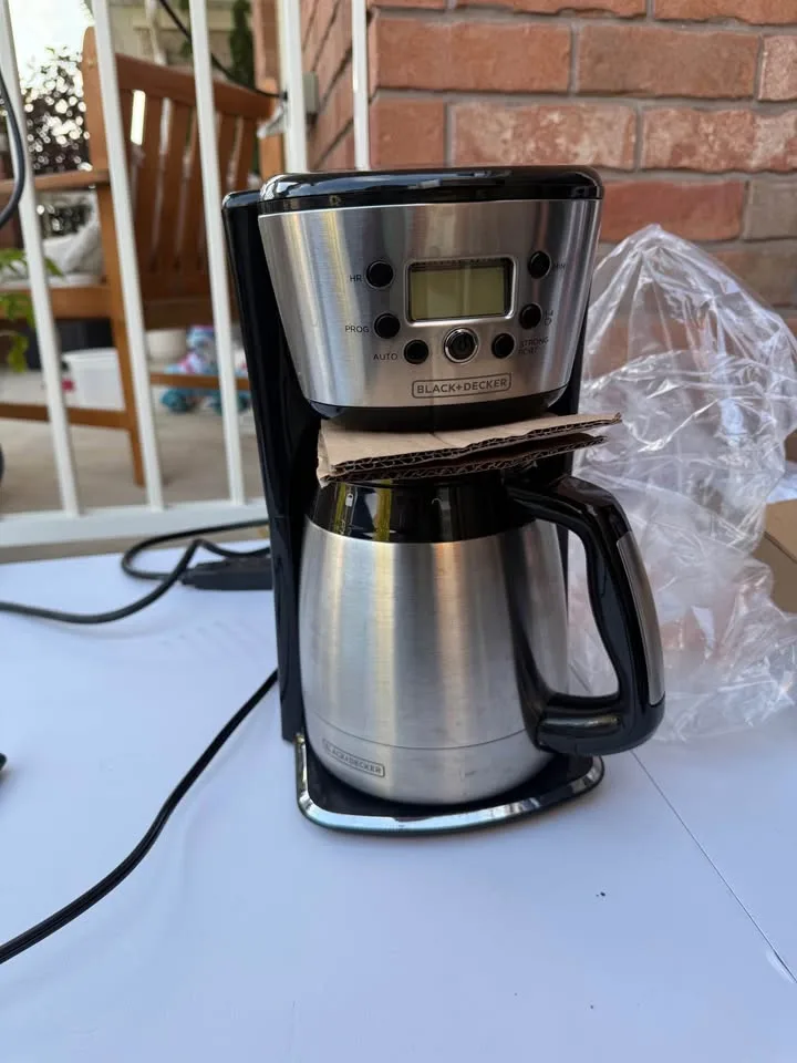 BLACK+DECKER 12-Cup Thermal Coffeemaker image indicator(4)