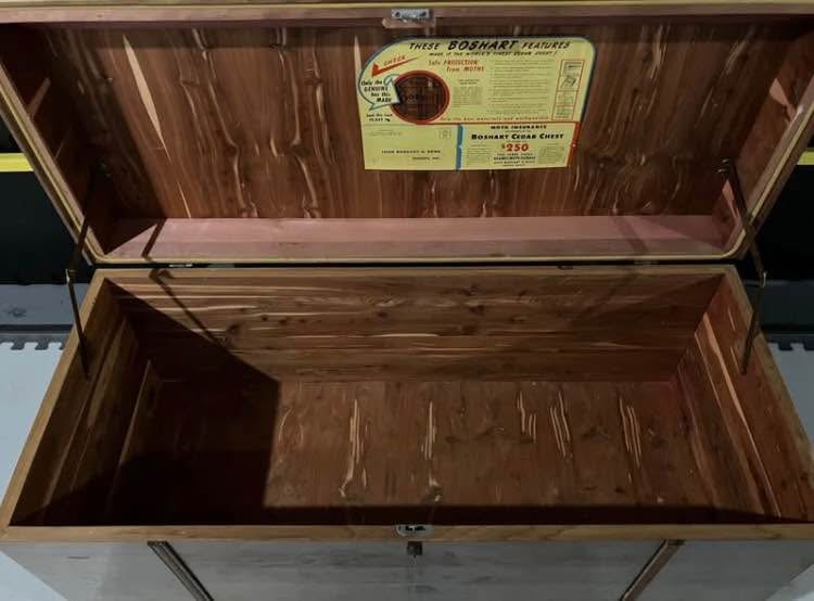 Vintage Boshart Cedar Chest - photo 2