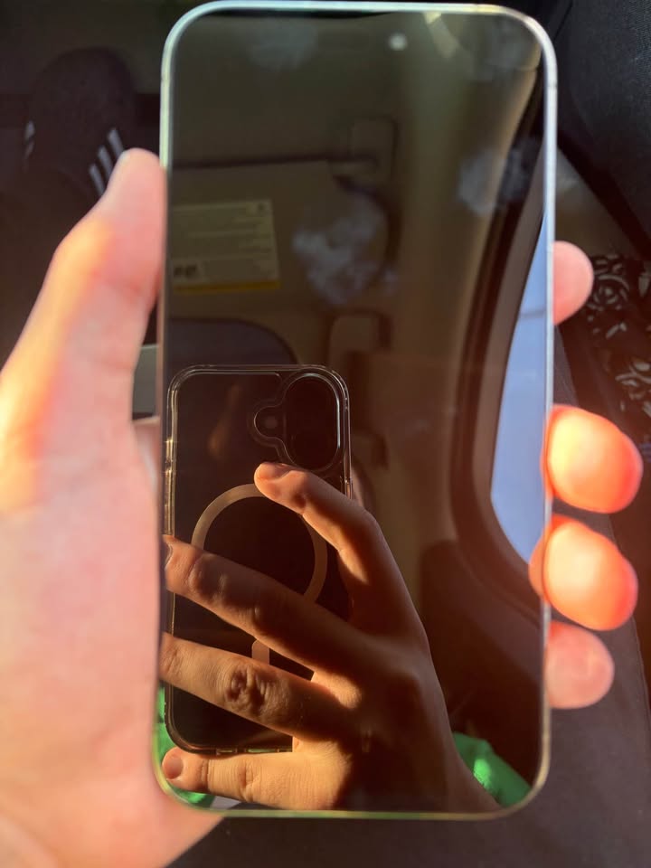 iPhone 14 Pro Max - photo 2