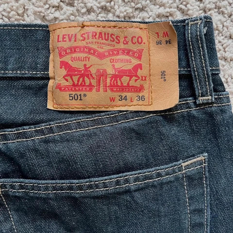 Levi's 501 Men's 34x36 Dark Wash Jeans image indicator(7)
