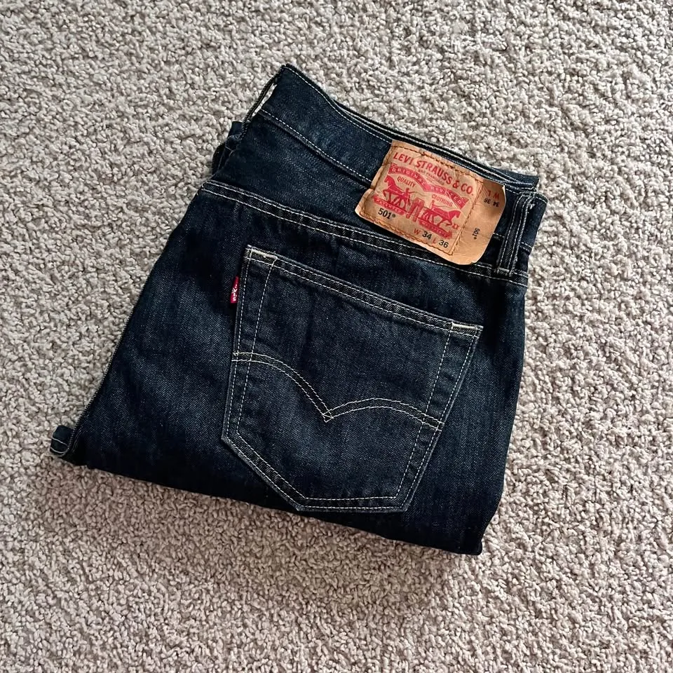 Levi's 501 Men's 34x36 Dark Wash Jeans image indicator(8)