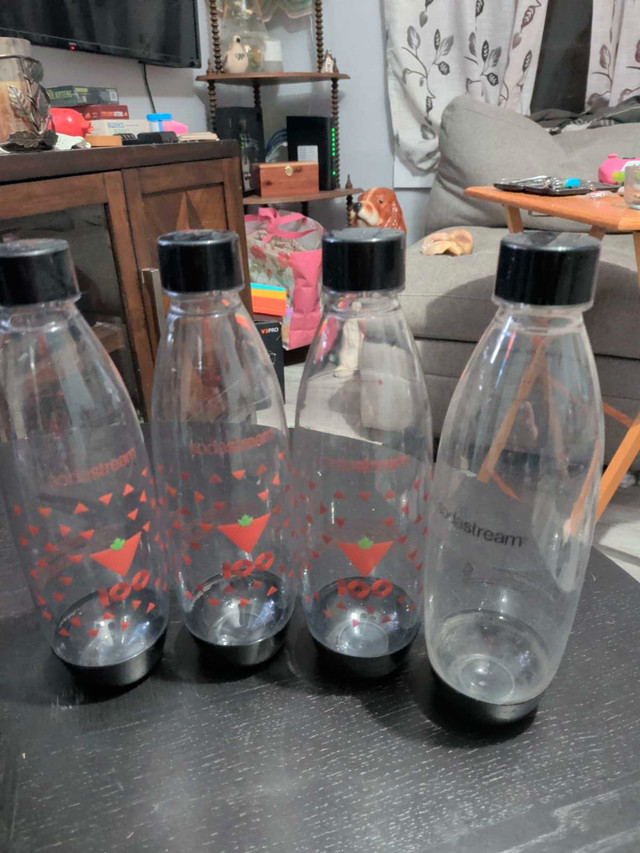 Soda stream with bottles and Co2 - photo 3