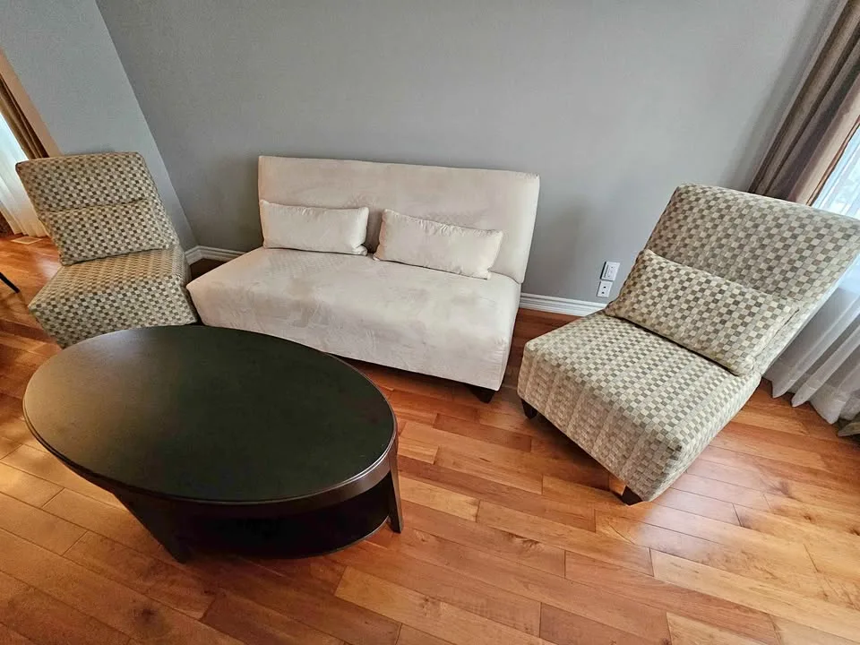 Living Room Set: Sofa , 2 Chairs, Coffee Table thumbnail