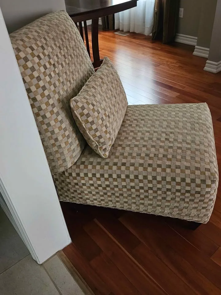 Living Room Set: Sofa , 2 Chairs, Coffee Table image indicator(7)