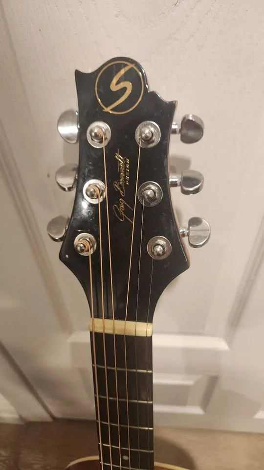 $200 Greg Bennett 3/4 Acoustic Guitar - Natural image indicator(5)