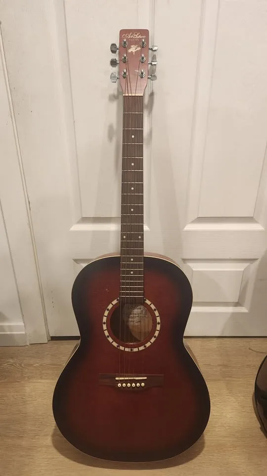 $300 Art & Lutherie Folk Spruce Acoustic Guitar – Burgundy image indicator(7)