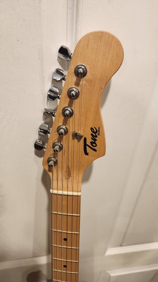 $200 Tone Stratocaster Electric Guitar - photo 4