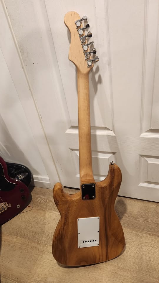$200 Tone Stratocaster Electric Guitar - photo 5