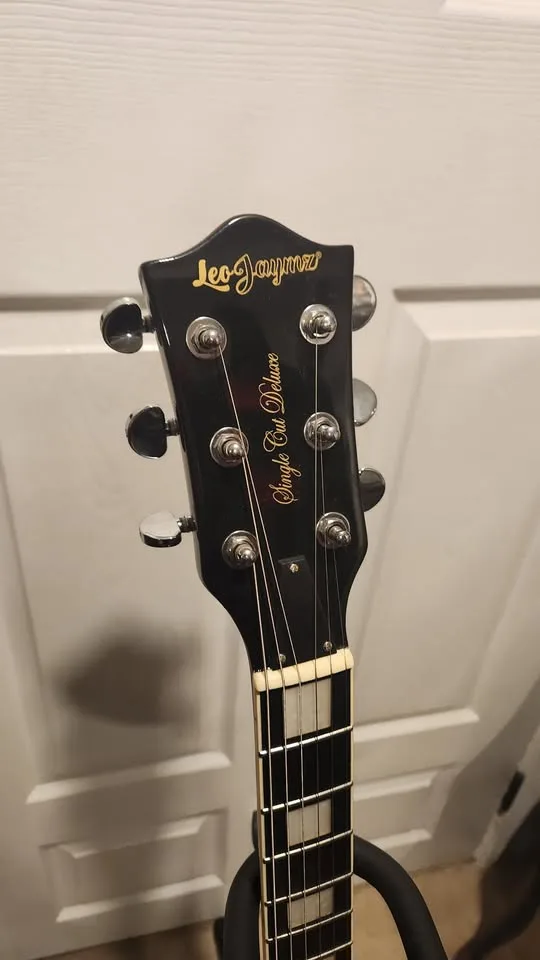 $200 Leo Jaymz SC Electric Guitar - Violet Flame image indicator(5)