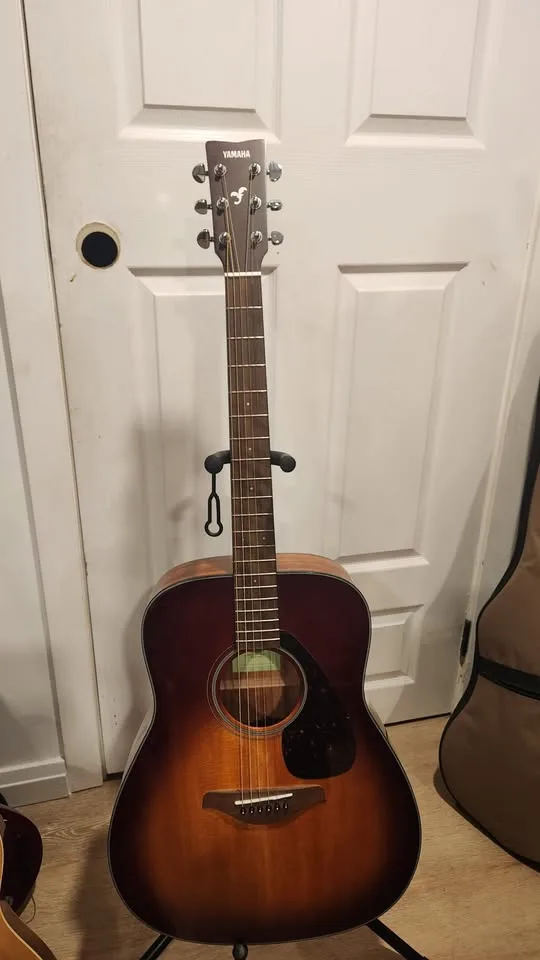 $250 Yamaha FG800 Dreadnaught Acoustic Guitar - Sunburst image indicator(3)