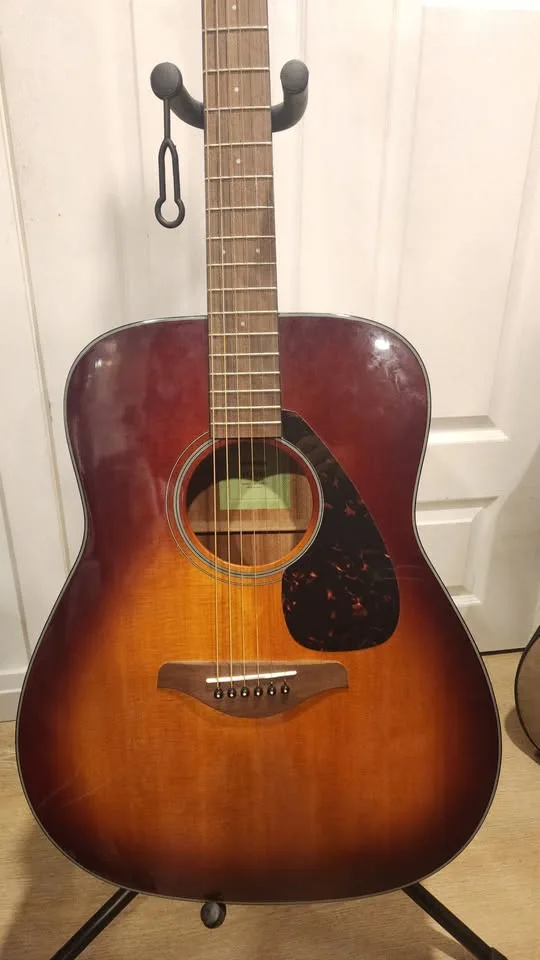 $250 Yamaha FG800 Dreadnaught Acoustic Guitar - Sunburst image indicator(4)