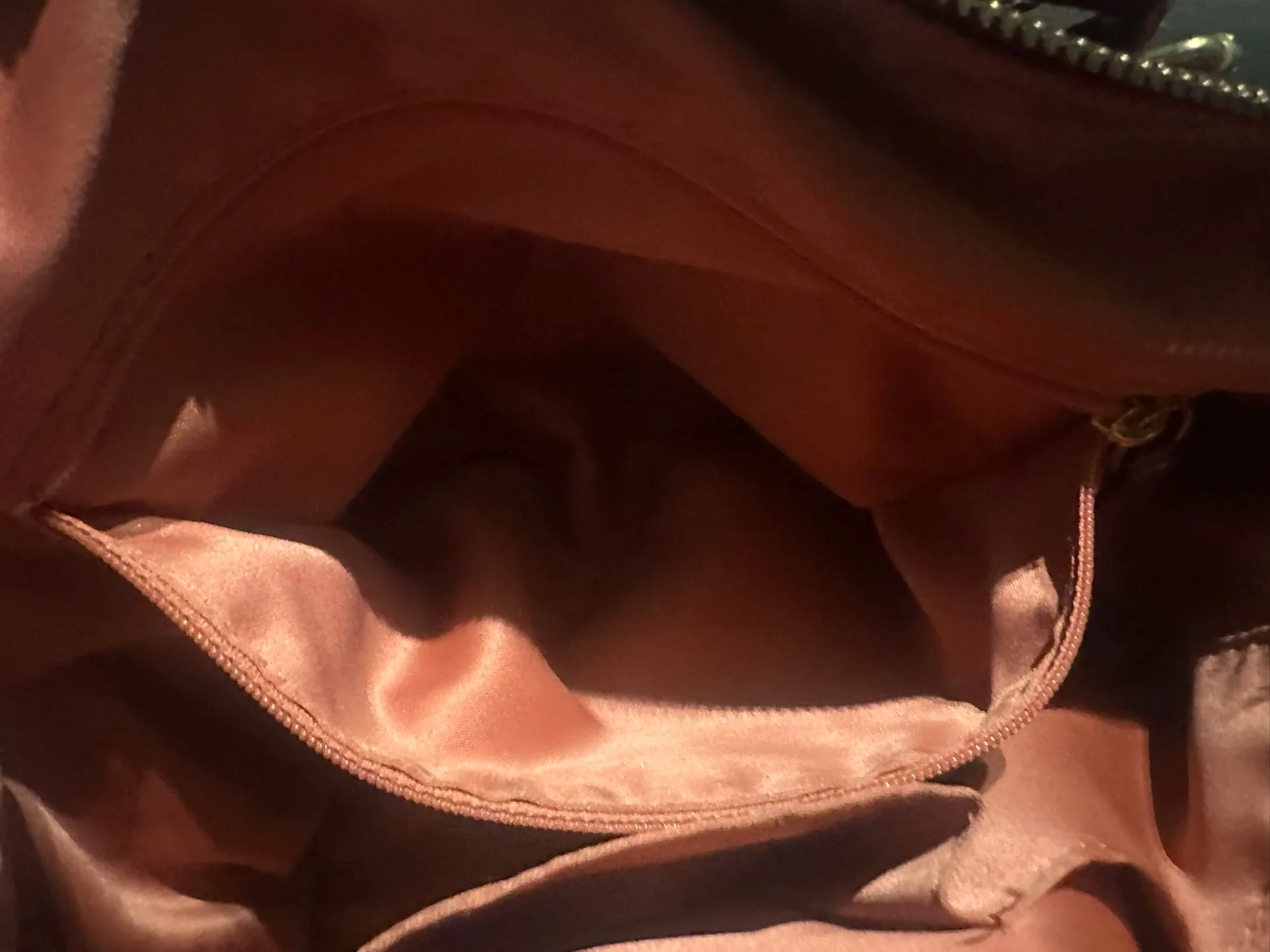 Vintage Y2K Coach Madison Purse image indicator(10)