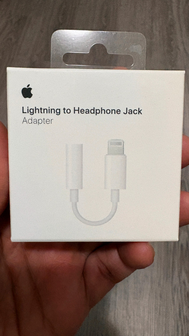 New Headphone Adapter for iPhone Lightning to 3.5 mm Headphone J