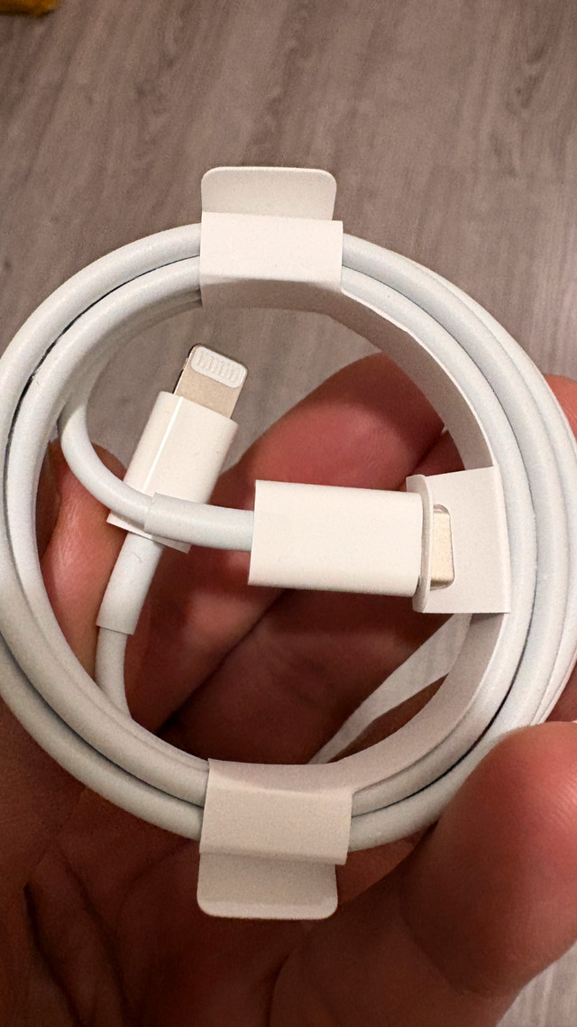 New Original Apple iPhone Charging Cable - photo 2