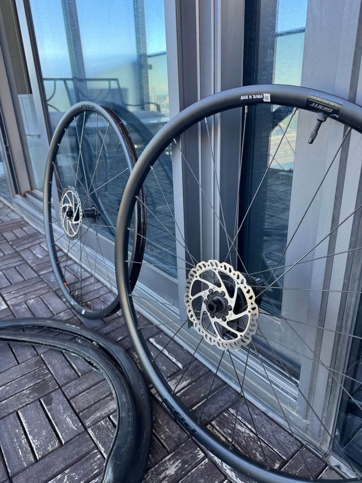 Giant PR2 Road/Gravel wheels - mint condition