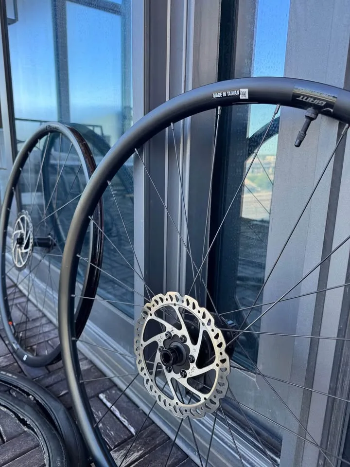 Giant PR2 Road/Gravel wheels - mint condition image indicator(2)