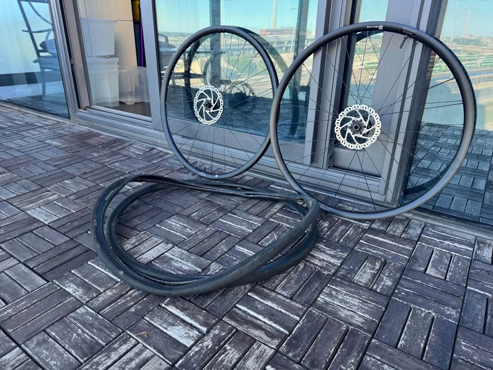 Giant PR2 Road/Gravel wheels - mint condition - photo 4