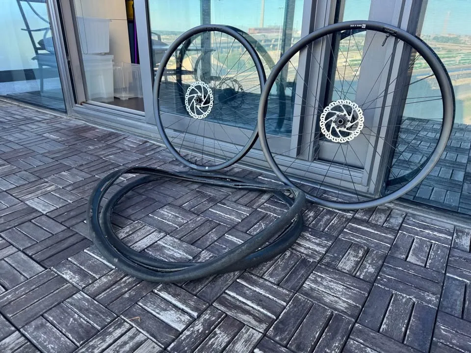 Giant PR2 Road/Gravel wheels - mint condition image indicator(4)